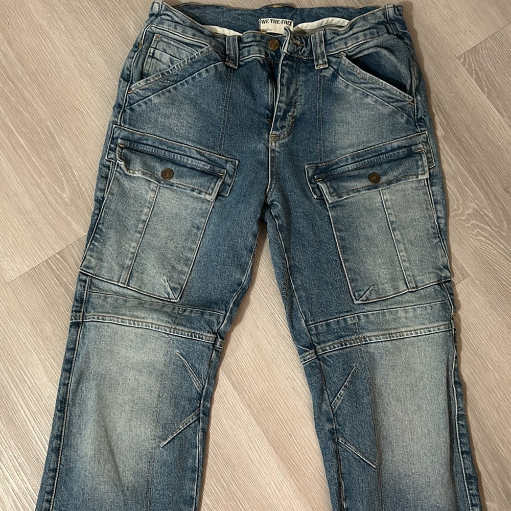 Free People We The Free "Dream Maker" Relaxed
Mid-Rise Jeans! Runs big. Size 29